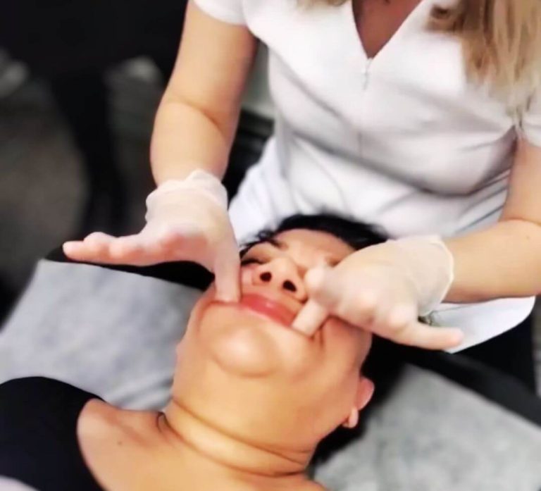 Sculptural Facelift Facial with Buccal Massage